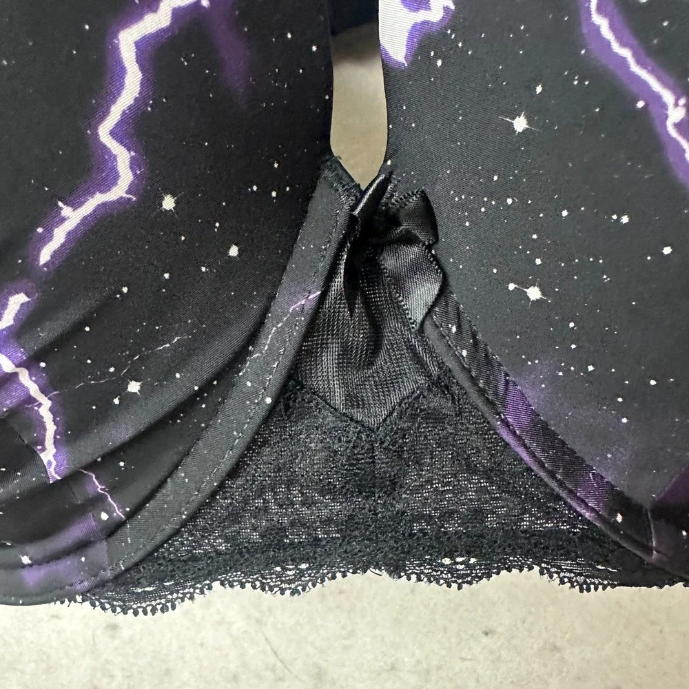 Torrid Curve 360 Back Smoothing T-Shirt Bra 42DD Purple‎ Lightning Galaxy Space